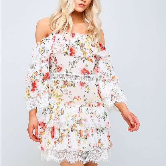Alice + Olivia Dresses & Skirts - Alice and Olivia Santos dress